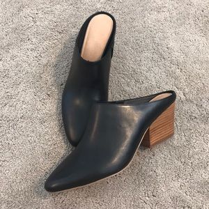 Halogen leather black mule